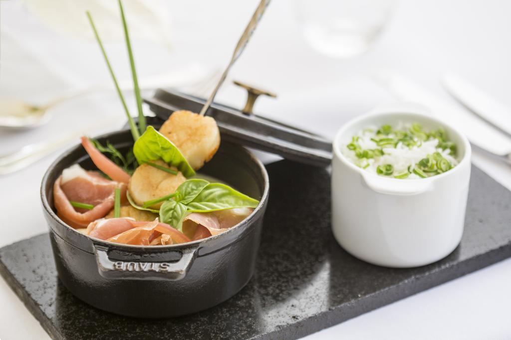 The Residence Mauritius Belle Mare Esterno foto A modern French cuisine dish