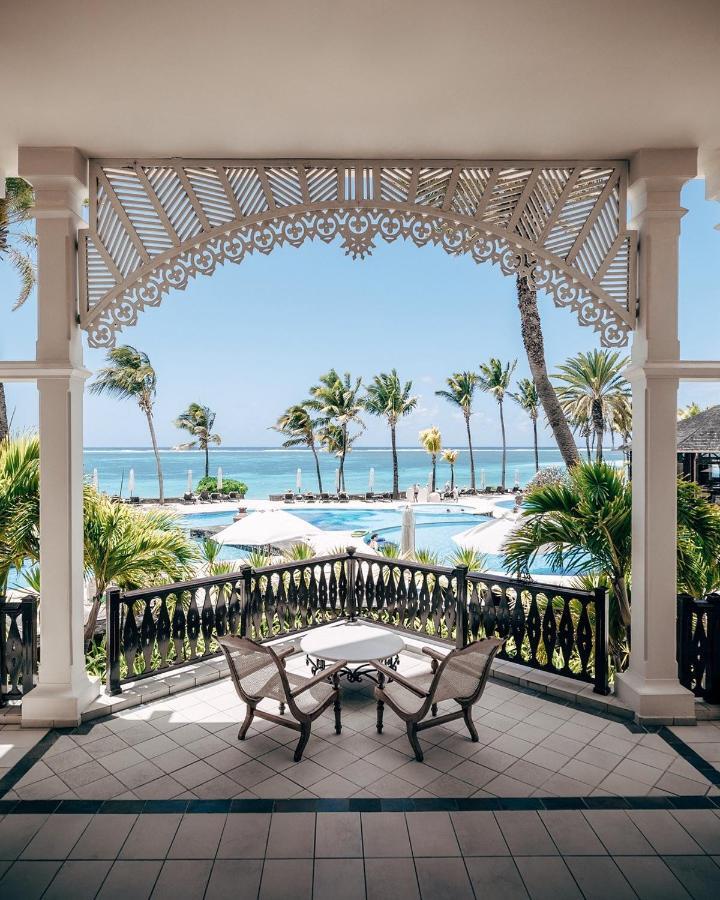 The Residence Mauritius Belle Mare Esterno foto The beach at the resort