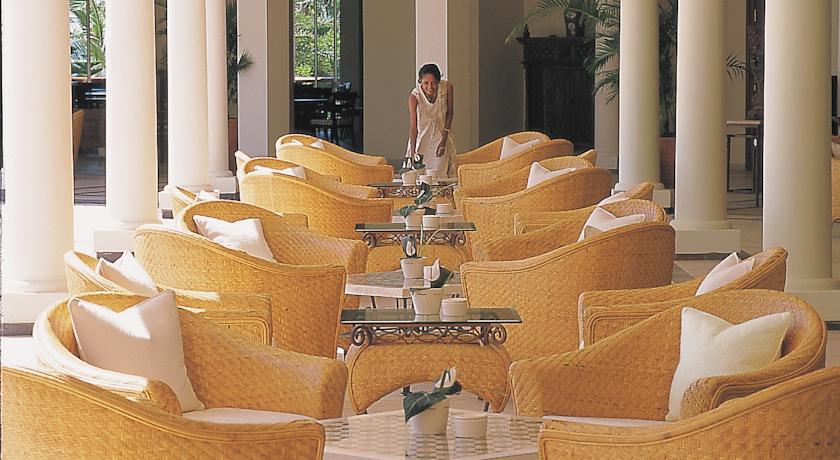 The Residence Mauritius Belle Mare Esterno foto Lobby